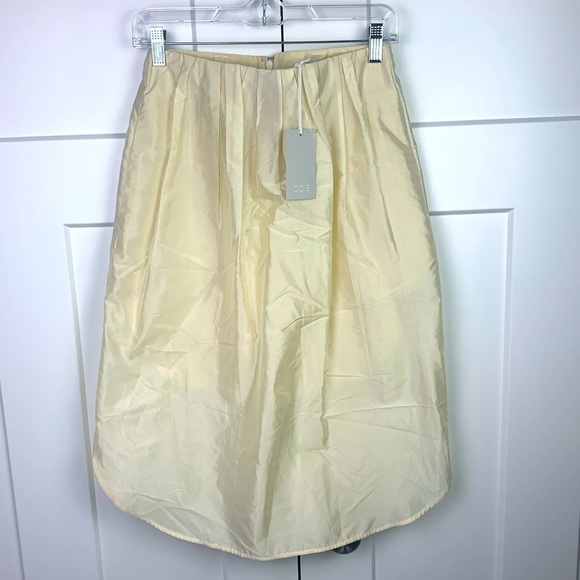 COS Size 4 Small Pull On Midi Skirt Ivory Silk Blend Pleated Pockets NEW - Picture 1 of 8